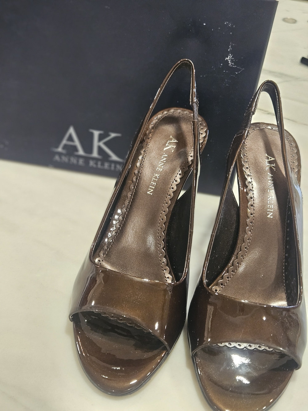 🏷️ AK Anne Klein "Akportia" Bronze Patent Slingback Heels – Size 6.5M